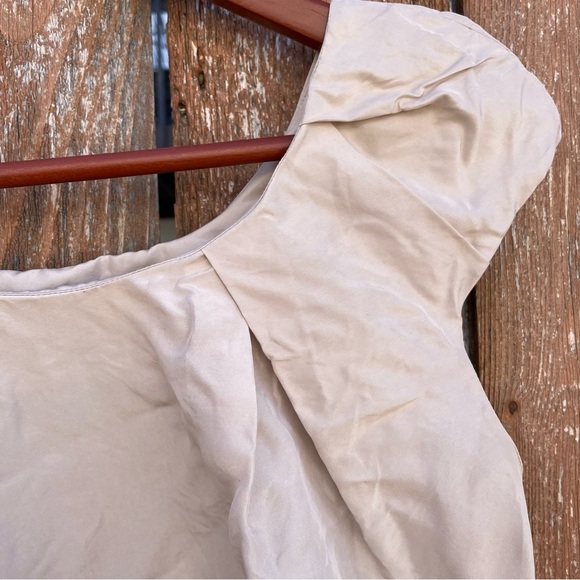 MARTIN & OSA Women’s Cream Gray Silk Crinkle Round Neck Cap Sleeve Blouse Small - Picture 4 of 11